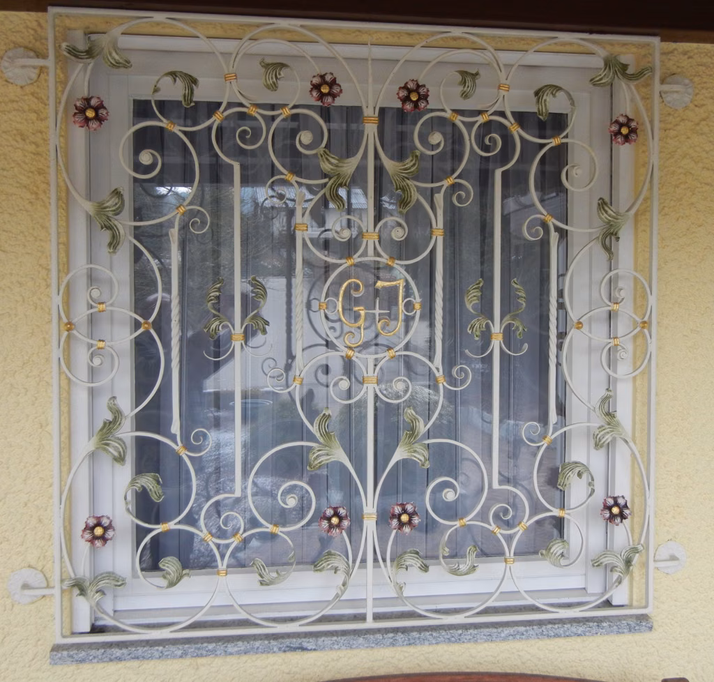 Fenstergitter mit Initialen der Bauherrschaft – Art. Nr. 2043