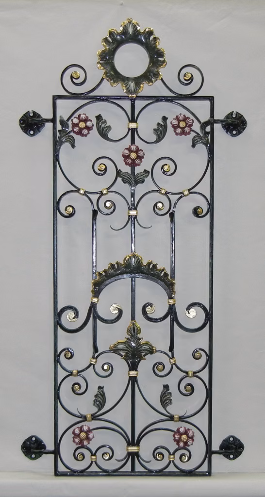 Fenstergitter reich verziert mit Blattvergoldungen – Art. Nr. 2046